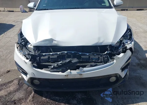 2021 Kia Forte Lxs из США, поврежденный, VIN 3KPF24AD1ME409117